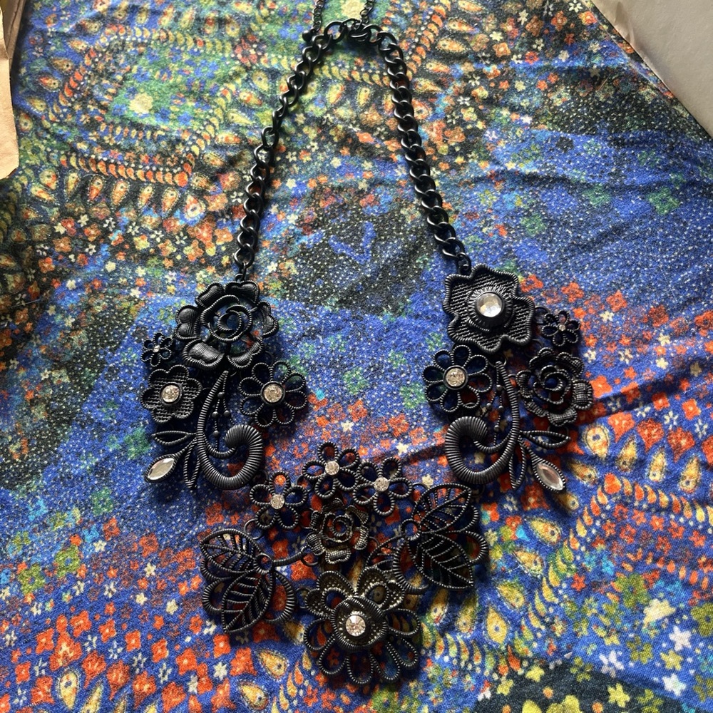 Floral Black Necklace